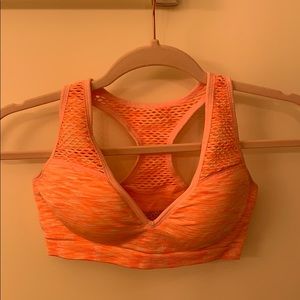 Medium sports bra
